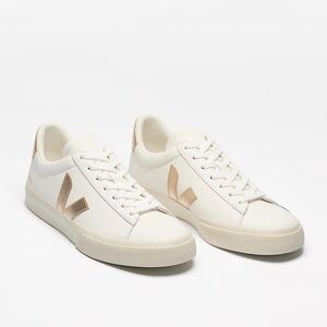 VEJA CAMPO LEATHER WHITE
PLATINE women size 9 
$160 gently used